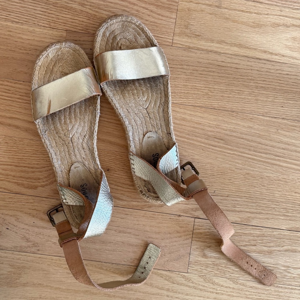 Women’s Metallic Gold Espadrille Flat Sandals